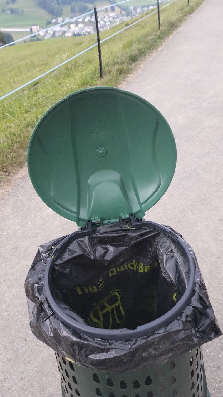 Cestini per rifiuti: Kehrichtsackhalter 110 Liter – Usato da Entlebuch venduto da Joe0y0 2
