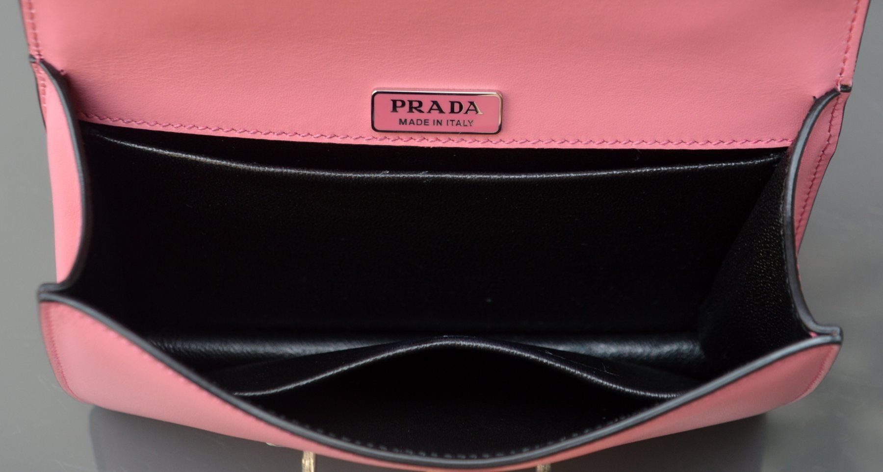 Prada Taschen für Damen: Prada Caskier Crystal Tasche / sac – Gebraucht aus Collonges von Auganien 7
