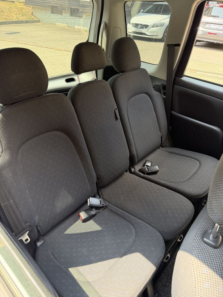 Toyota Autos: Toyota Yaris Verso 1.4 D  – D'occasion à Gelterkinden par Specialhunter 5
