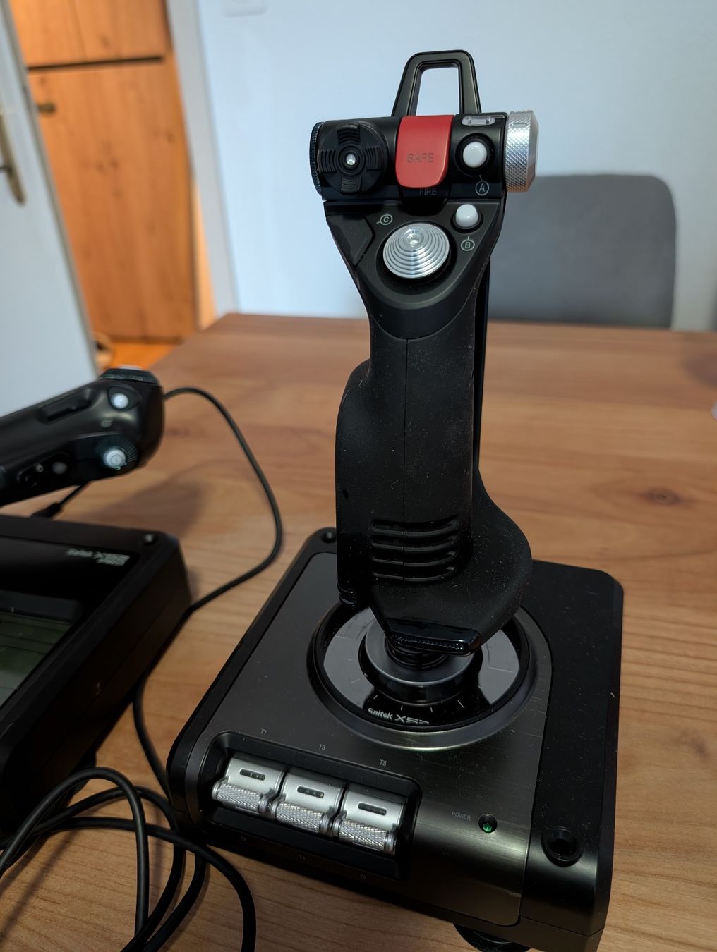 Saitek Controller: Saitek X52 Pro Flight Control System - Joystick/Schubregler – Usato da Horgen venduto da Buhuhu 2