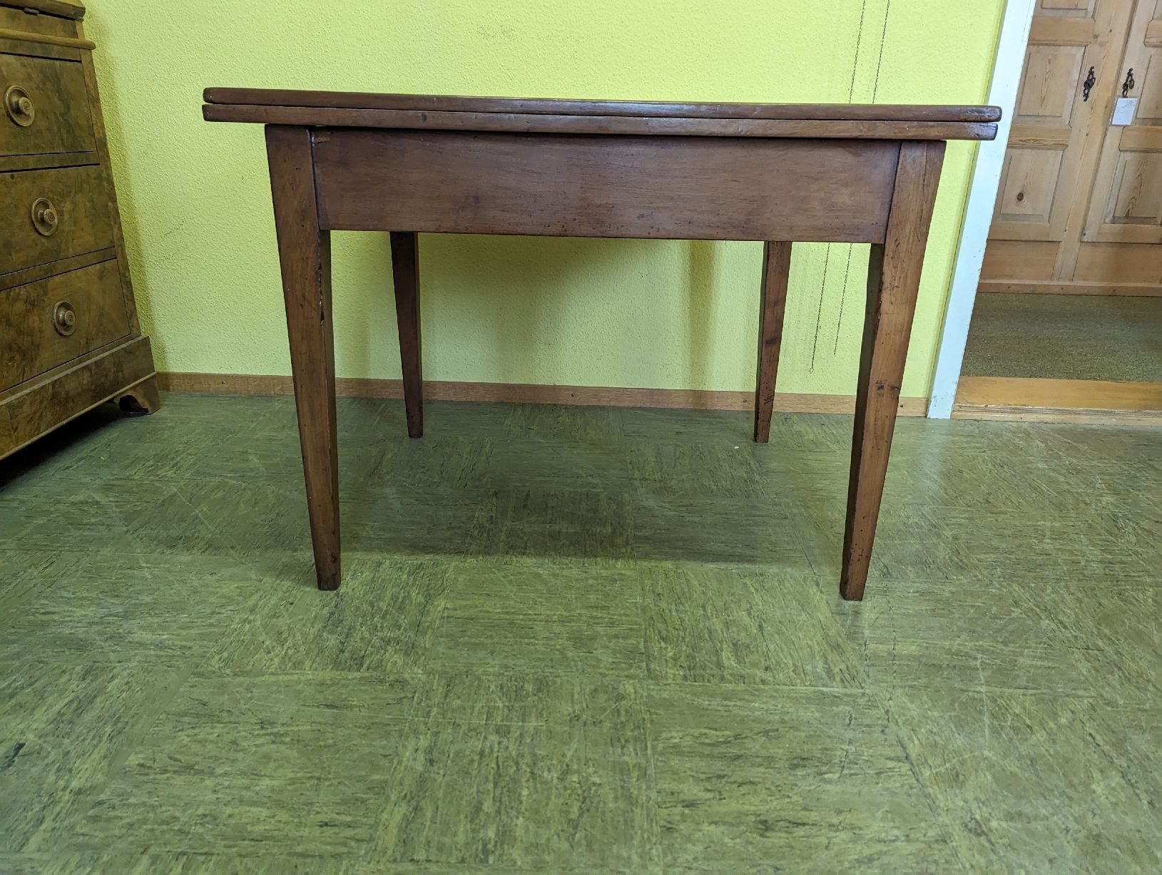 Tavoli: Biedermeier Nussbaum Esstisch – Nuovo (secondo la descrizione) da Stäfa venduto da MichaelHiu 3