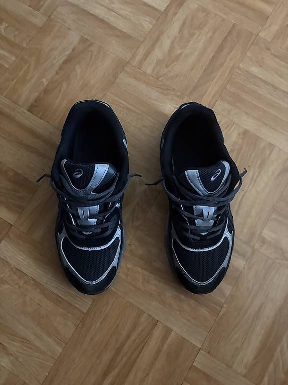 Herrenschuhe: Asics 44 – Gebraucht aus St. Gallen von 84PYREXLIVIN06