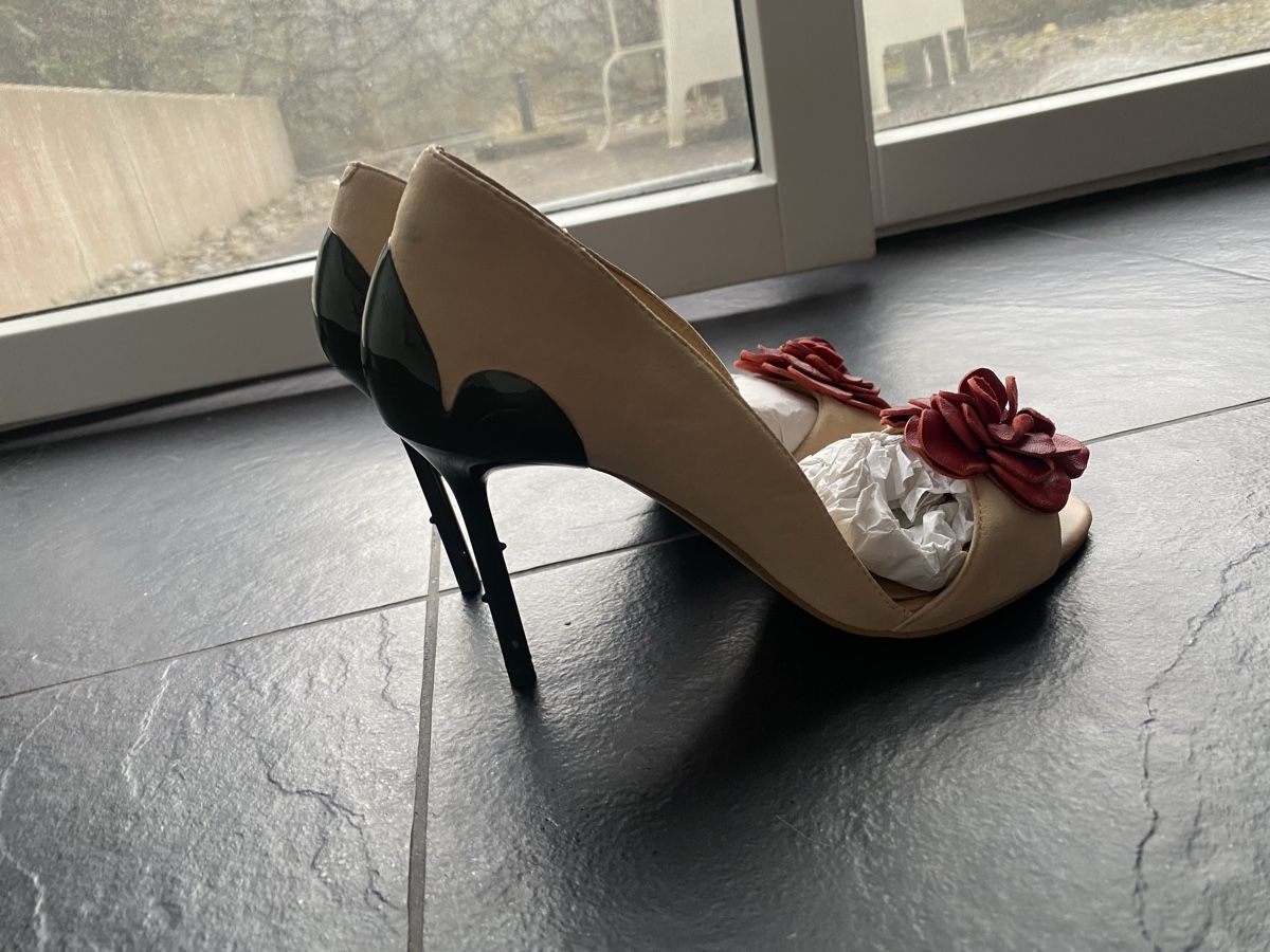 Scarpe da donna: Katy Perry Rose pumps – Nuovo (secondo la descrizione) da Zug venduto da kse_w9mn 4