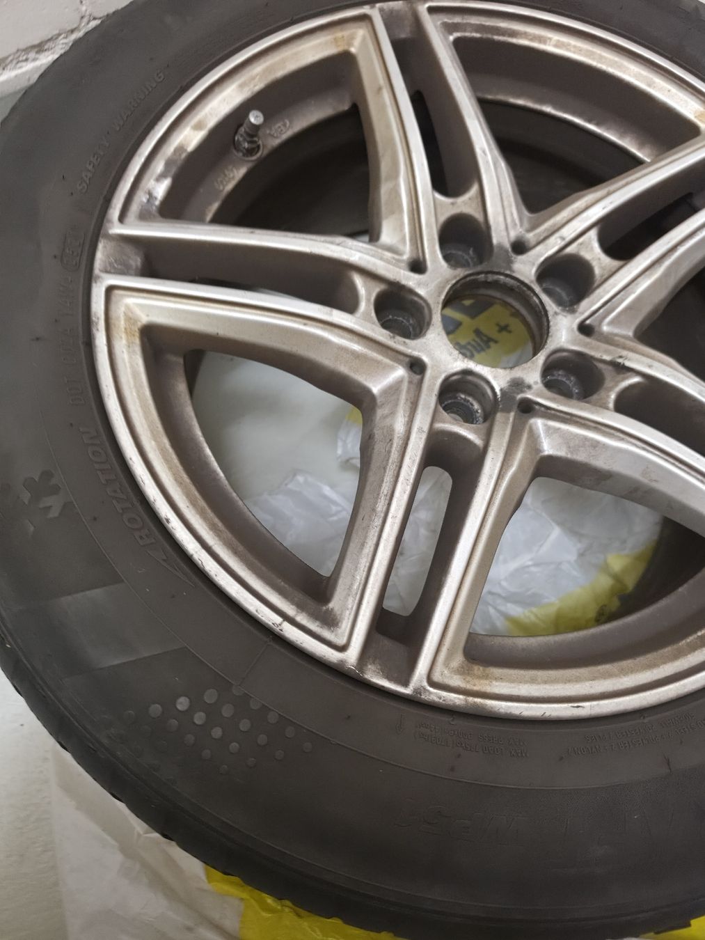 BMW Cerchioni: Bmw reife, 2 set alufelge – Usato da Münchenstein venduto da Mira_bellla 5