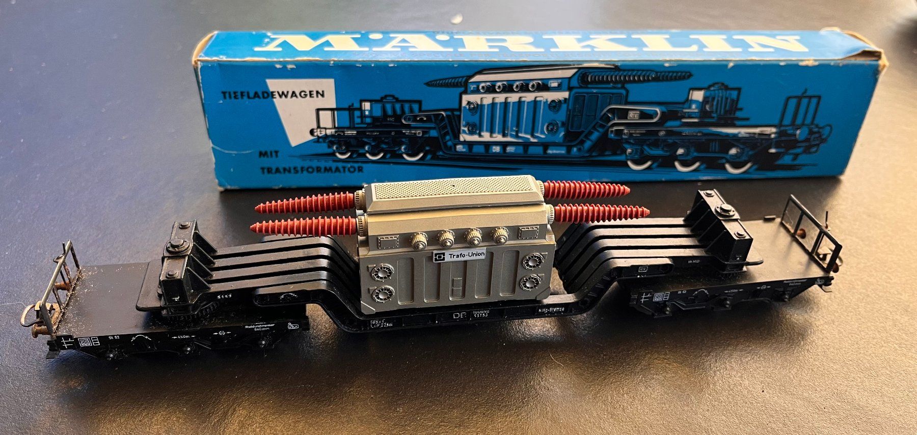 Märklin Trains électriques: Märklin Tief- und Transformatorenwagen mit Transformator – D'occasion à Brüttisellen par ser_x5tz