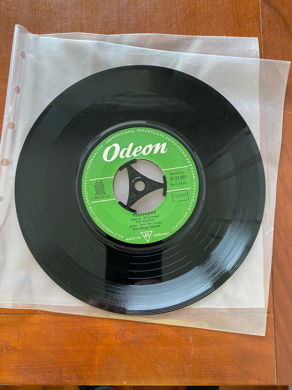 Schallplatten: The Beatles - Act Naturally / Yesterday - 7" 45 Odeon single – Gebraucht aus THERWIL von Fcbbasel