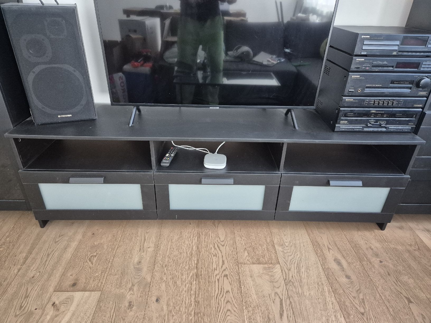 Ikea TV Möbel: Fernsehmöbel – Gebraucht aus Bülach von wyc_9hdw