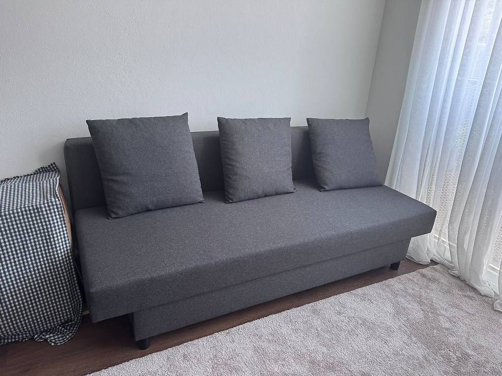 Ikea Divani: 3er-Bettsofa grau mit Stauraum – Usato da Zürich venduto da bryananthony