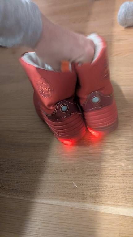 Scarpe per ragazze: Warme Stiefel gr 26 – Usato da Root venduto da vin_wr2l 2