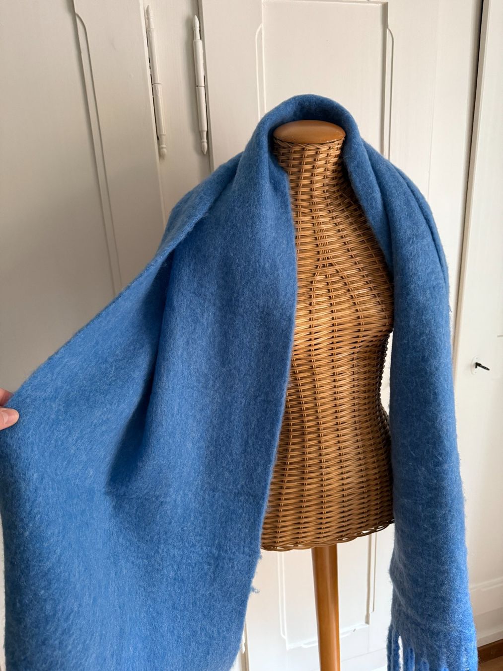 Mango Foulards & écharpes: MANGO - Schal hellblau gross (neu) – Neuf avec emballage d'origine à Zürich par Diazaio 1