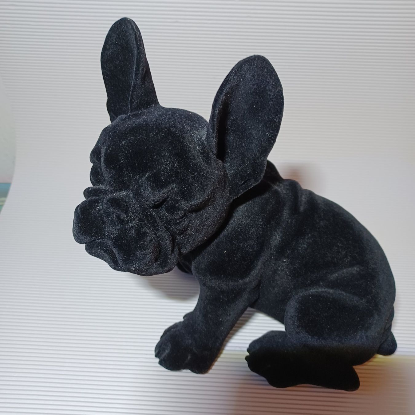 Statuette: MOPS/ Schwarzer Hund aus Samet . – Usato da Zürich venduto da Bellabo 2
