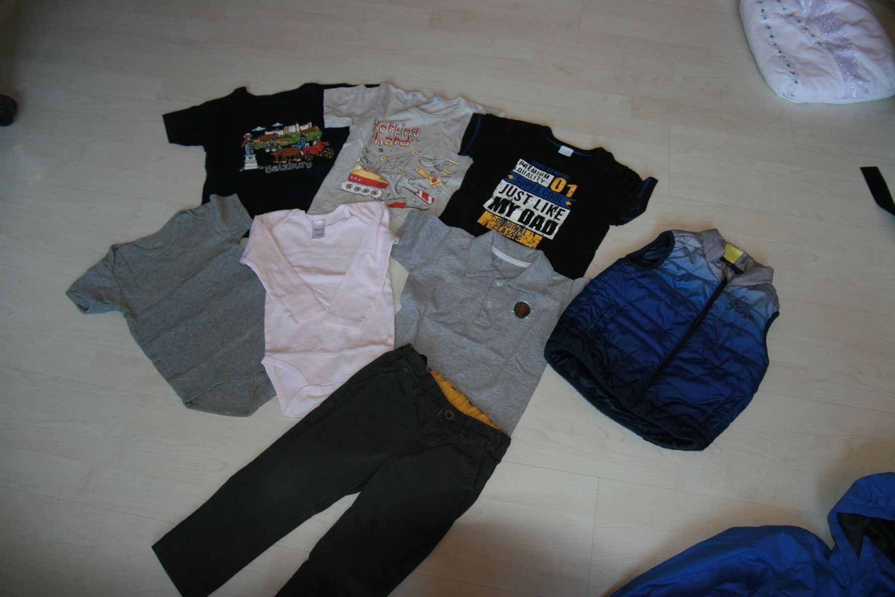 Lotti & Set di vestiti: Kleiderpaket  9 Teile Gr. 92 – Usato da Fislisbach venduto da lorgli 3