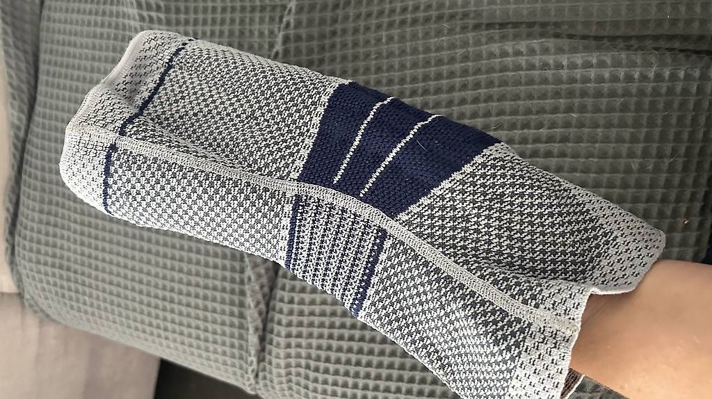 Attrezzature mediche: Kniebandage Bauerfeind – Usato da Kaisten venduto da Sommaren 1