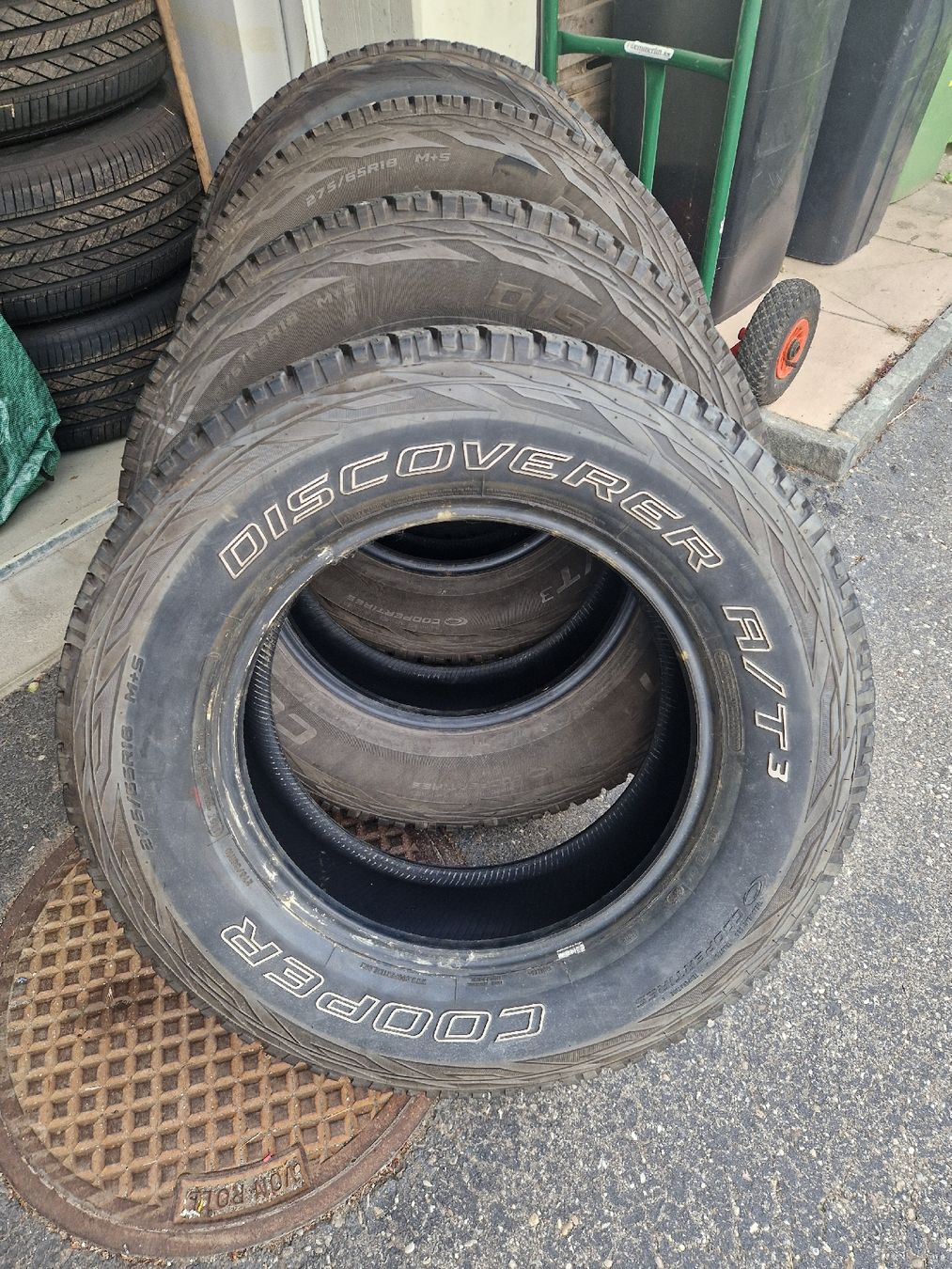 Pneumatici & Ruote complete: Cooper Discoverer AT3 275/65R18 – Usato da Zofingen venduto da Migiskau