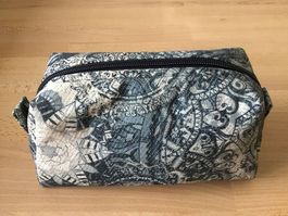 Tasche / Necessaire / Kosmetiktasche / Etui, neue Handarbeit