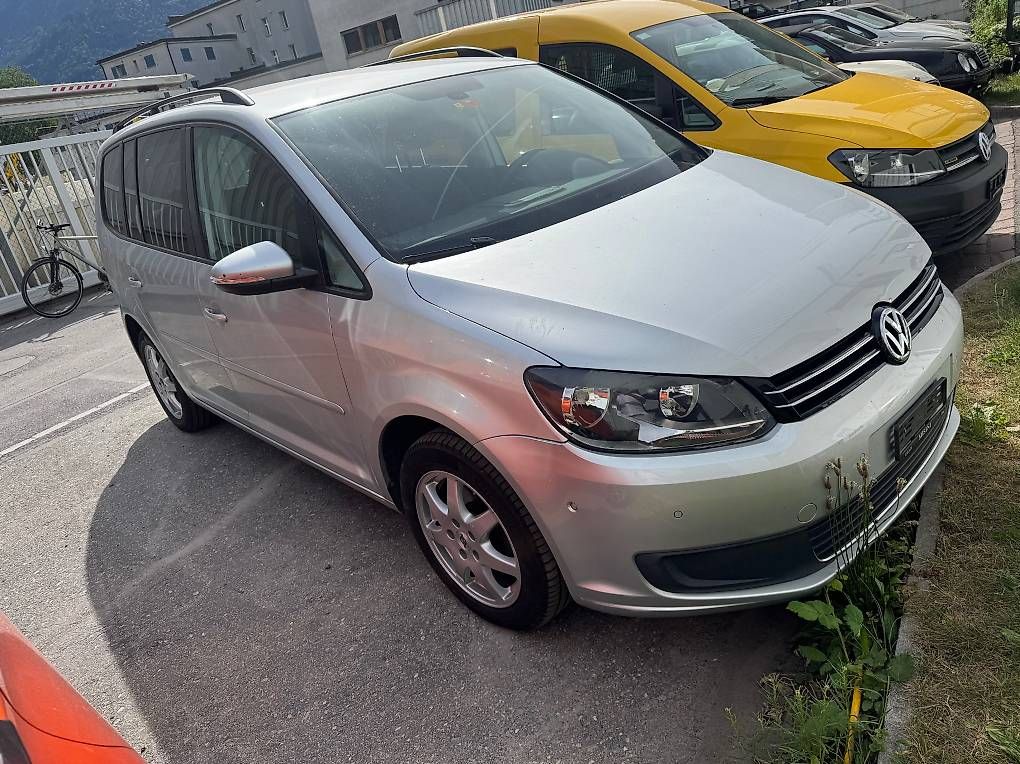 Automobili: VW TOURAN 7 PLATZ ab MFK  – Usato da Chur venduto da Cardinal1 8
