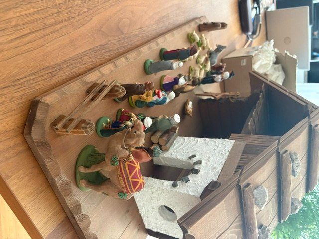 Tutte le decorazioni: Holz Krippe mit Figuren – Usato da Wettingen venduto da 194073riner 4