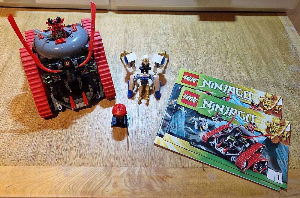 Lego Ninjago 70504 (Gebraucht) in Schattenhalb für CHF 59 – mit ...