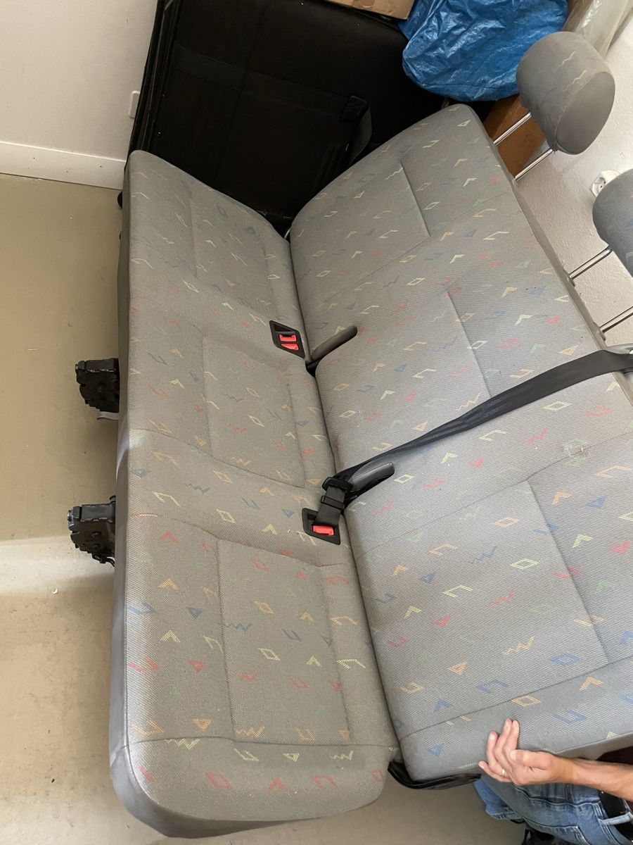 VW Toutes les pièces auto: Sedili VW T5 – D'occasion à Bedigliora par des_j29b 1