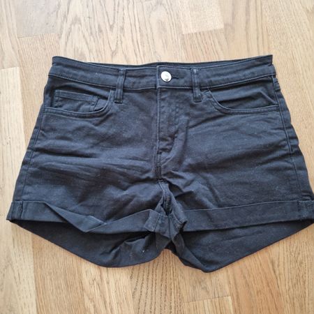 Schwarze Shorts von H&M, Grösse 36 - Sommer bereit!