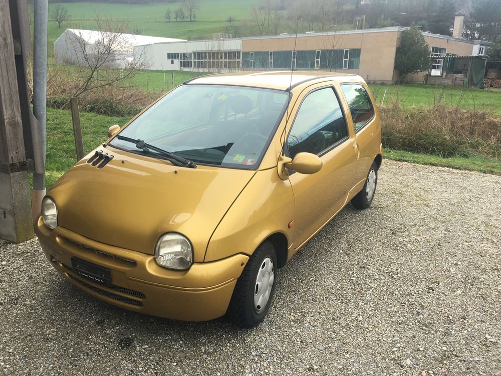 Goldiger Renault Twingo