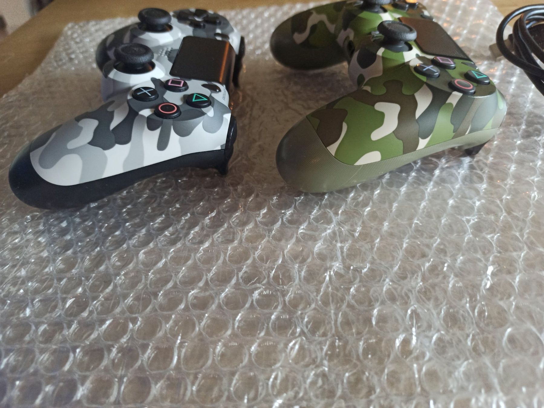 Controller: 2 x Original Controller Sony PS4 Wireless DualShock 4 V1/V2 – Usato da Oberweningen venduto da mar_87mx 3