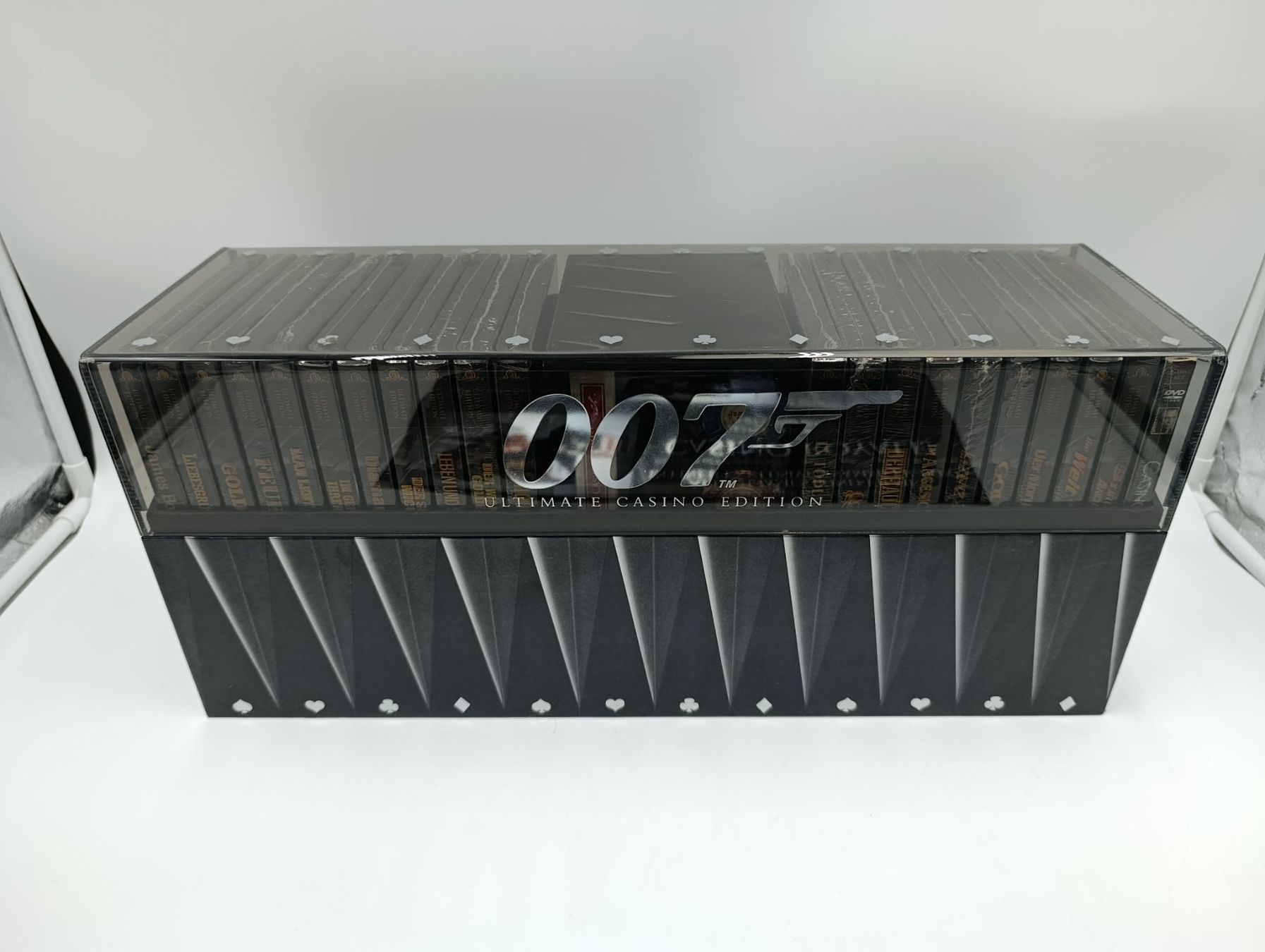 Tutti i DVDs: 007 Ultimate Casino Edition, 42 DVDs James Bond – Nuovo (secondo la descrizione) da Wil SG venduto da Donaldus