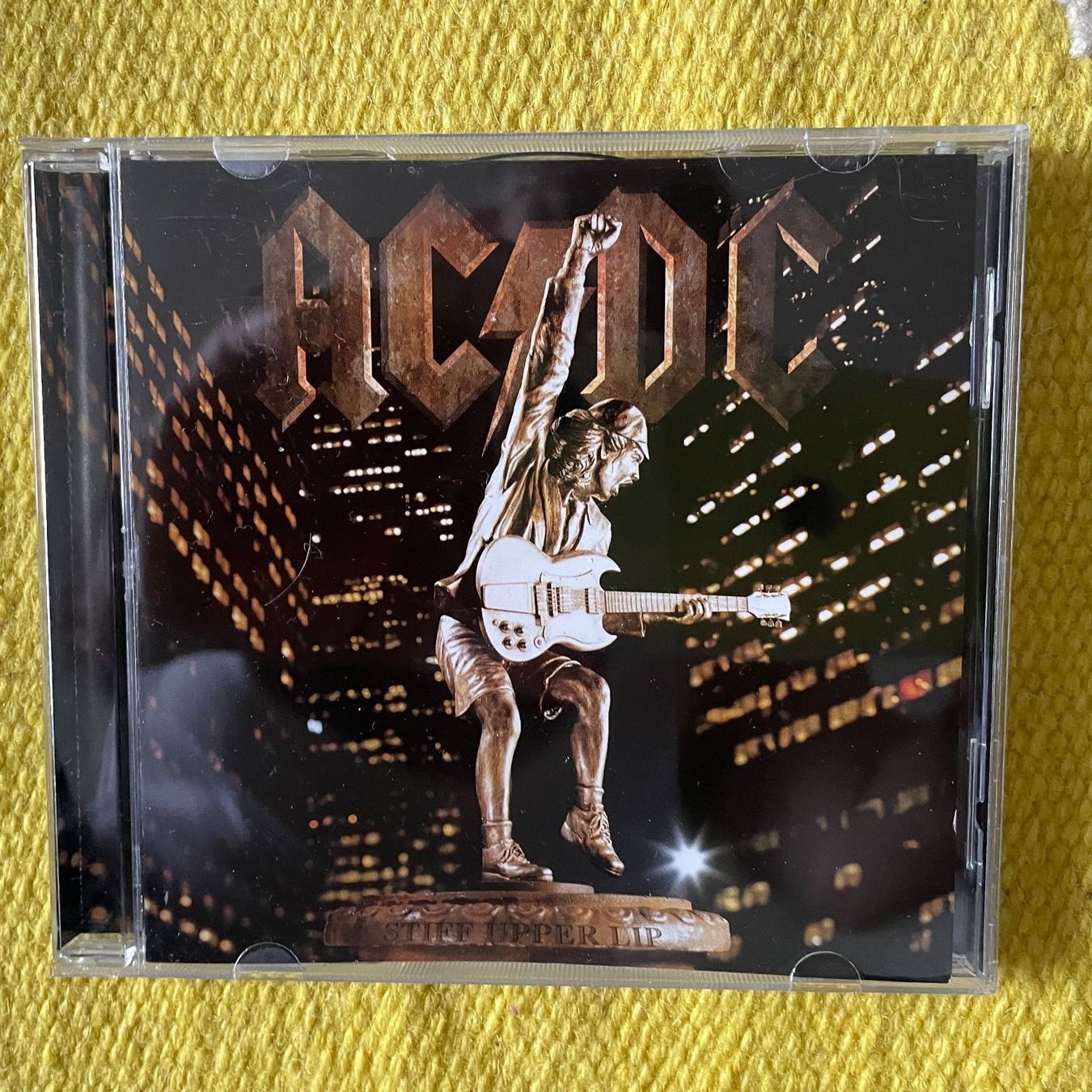 CDs: AC DC-STIFF UPER LIP – Gebraucht aus Rorschacherberg von CD-Roli