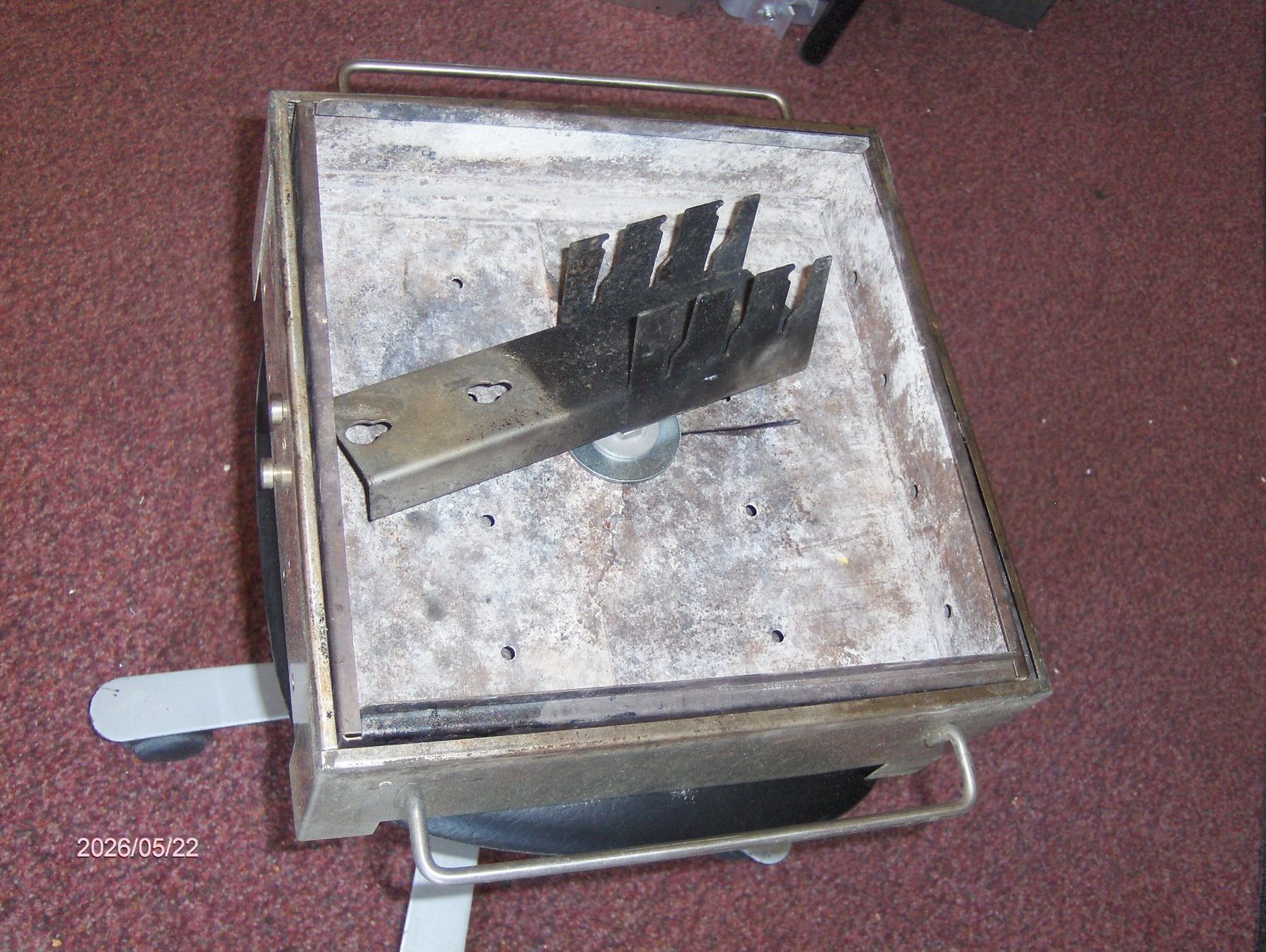 Grills: Grill Kohlegrill Mobiler Grill rostfrei mit Deckel & Griff – Gebraucht aus Schlattingen von Schmidi50 3