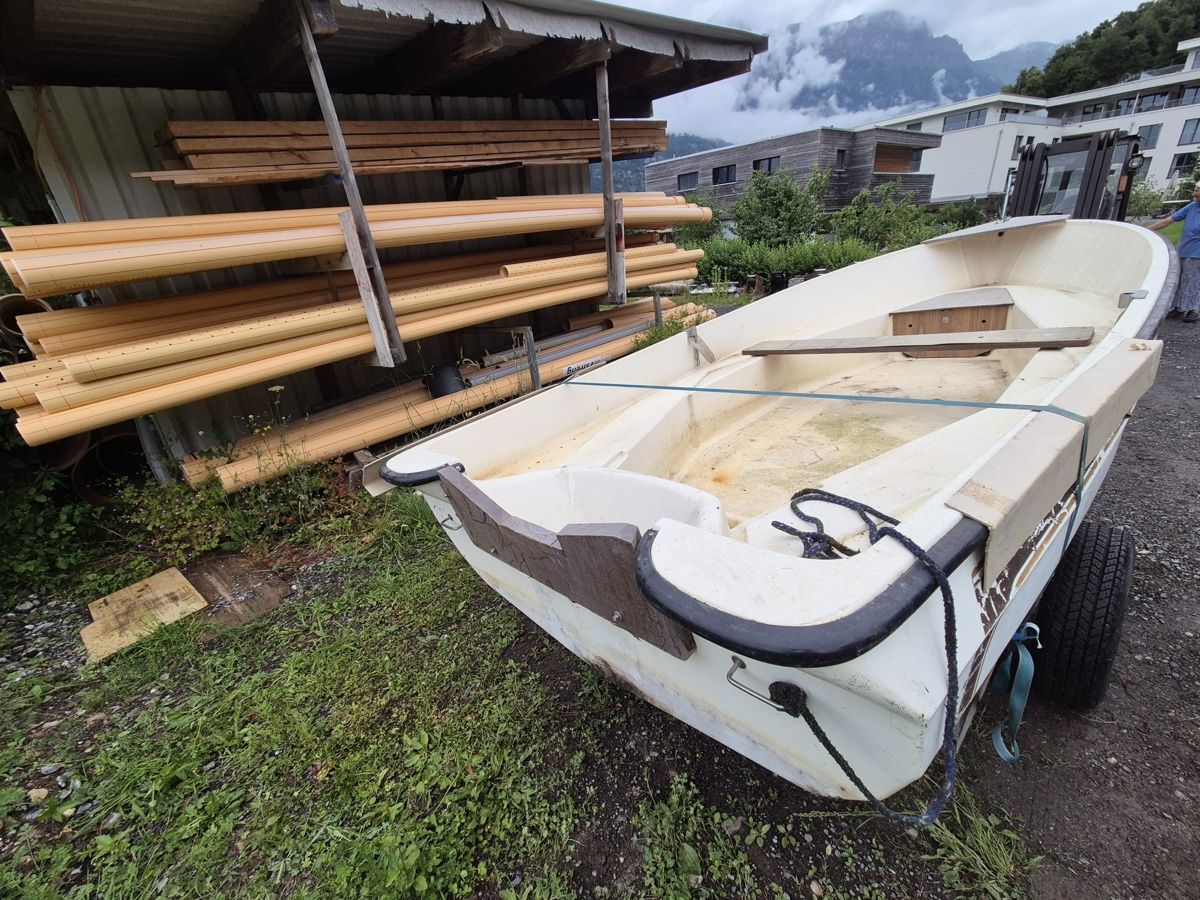 Hensa Boote: Fischerboot  – Gebraucht aus Unterterzen von Barbara_Giger 1