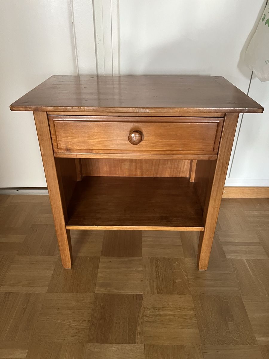 Nachttische: Table de chevet en bois – Gebraucht aus Genève von bou_lxz6