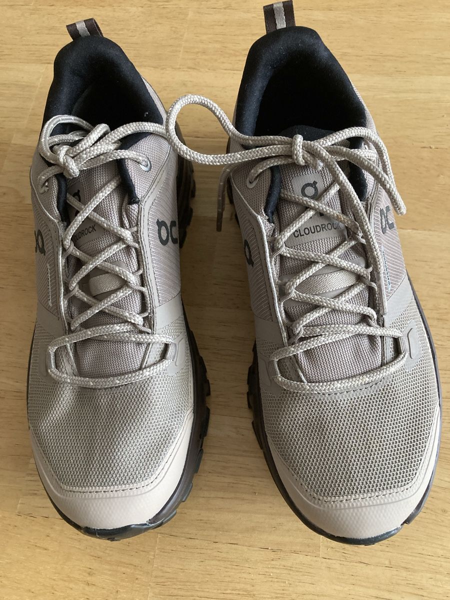 Damenschuhe: ON Cloudrock waterproof Wander-/Bergschuhe – Gebraucht aus Affoltern am Albis von rollotomasi