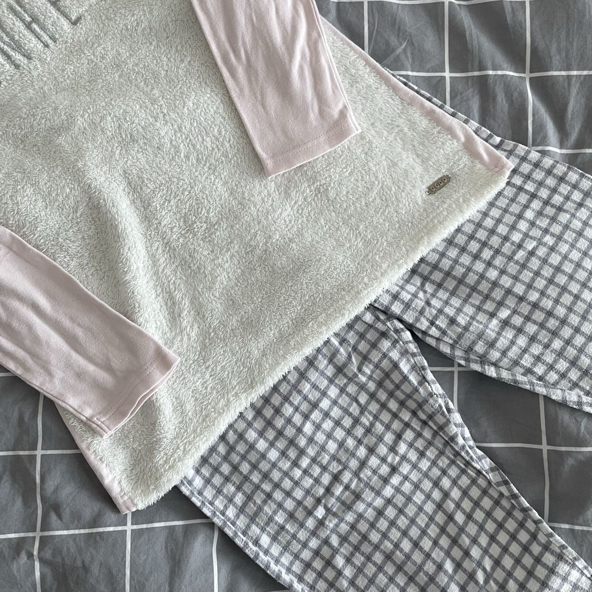 Negligees & Pyjamas: Pyjama, Grösse S, rosa, grau – Gebraucht aus Schaffhausen von el.bel23 1