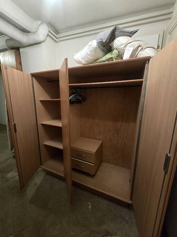 Schränke: Holzschrank – Gebraucht aus Thun von Thuner77 1