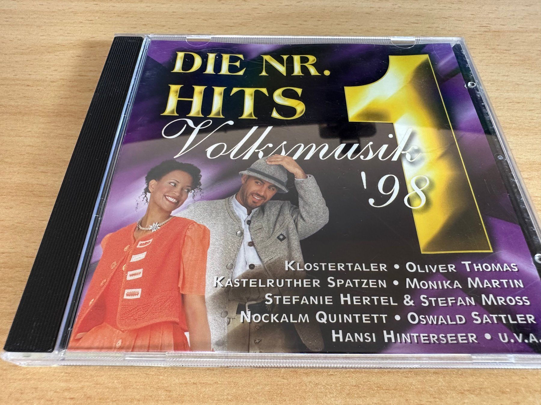 CD: Volksmusik '98 - Die Nr. 1 Hits – Usato da Rikon im Tösstal venduto da Alpenmutz