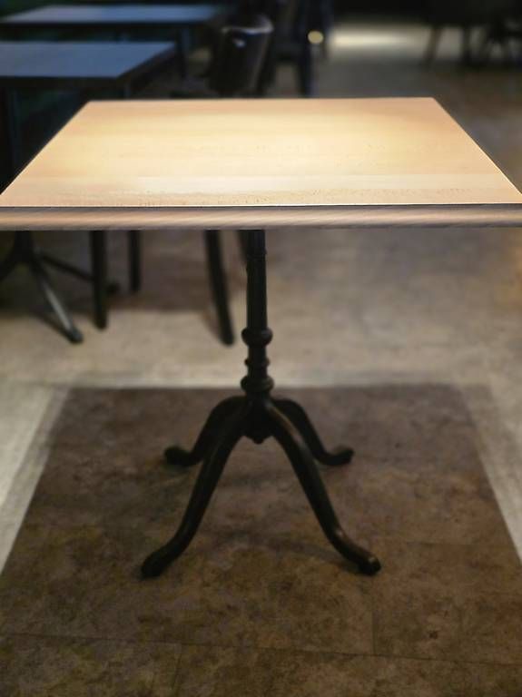 Tables: Table Horgenglarus  – D'occasion à Arnex-sur-Nyon par jea_8xdr