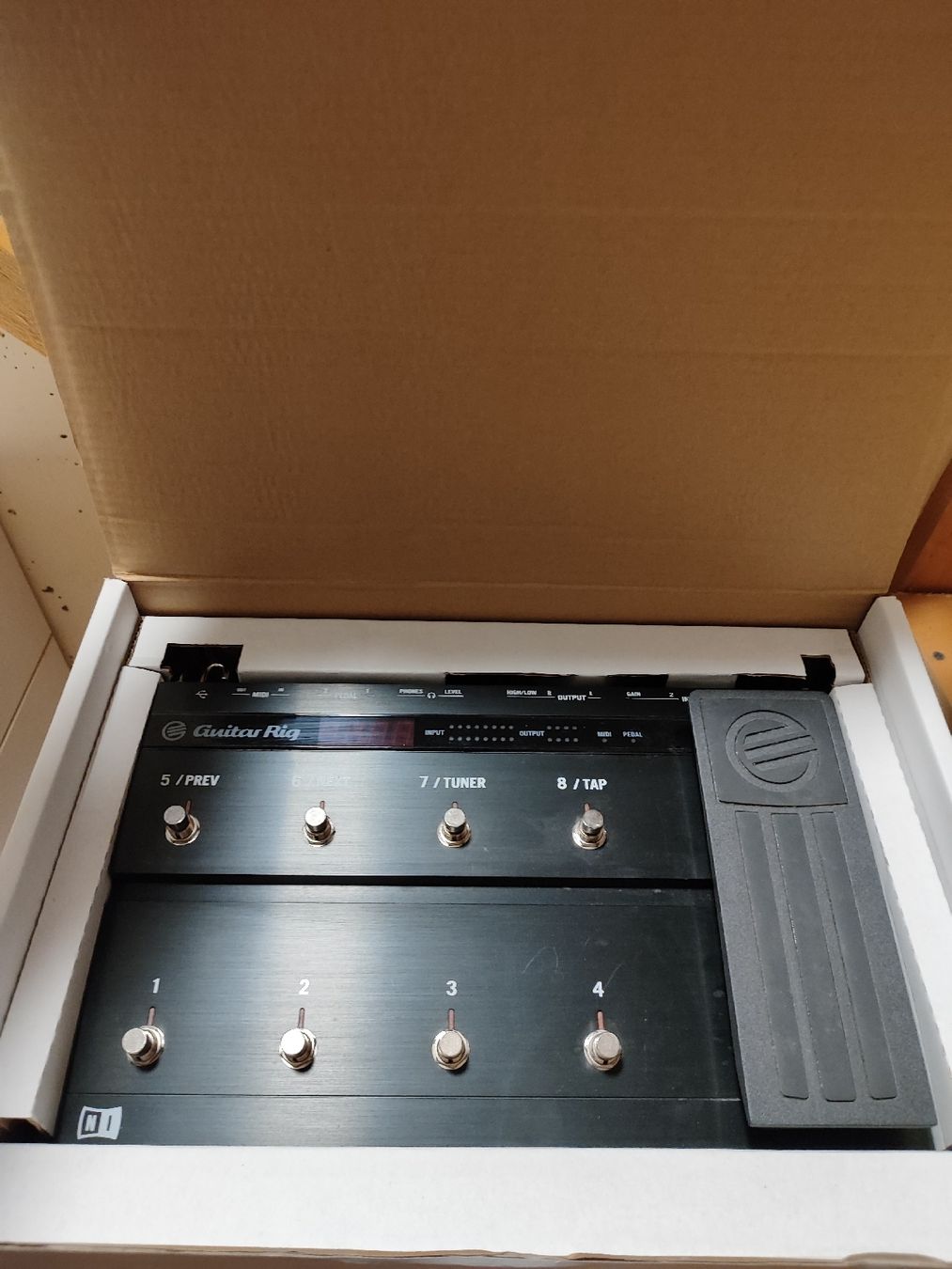 Strumenti musicali: Guitar Rig 4 Pro - Guitar Effects Processing Software – Usato da Mülligen venduto da vagos85 1