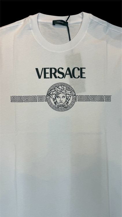 Versace T-shirt: Versace White Medusa Print T-Shirt – Zeitloser Luxus in L un – Usato da Lachen SZ venduto da HelvetiaLuxury 3