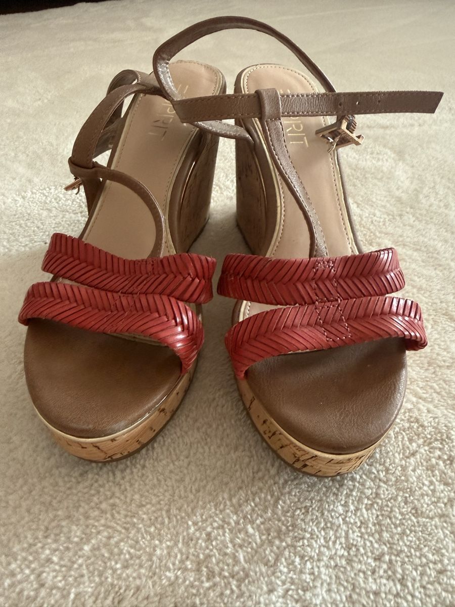 Esprit Chaussures femmes: Sandales compensées Esprit  – D'occasion à Crassier par GGblue23515 1