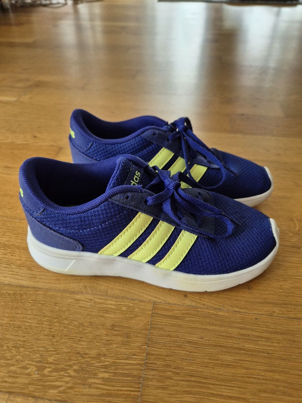 Adidas Scarpe per ragazzi: Turnschuhe Grösse 31 – Nuovo (secondo la descrizione) da Rickenbach SO venduto da S.u.n.s.h.i.n.e.83 1