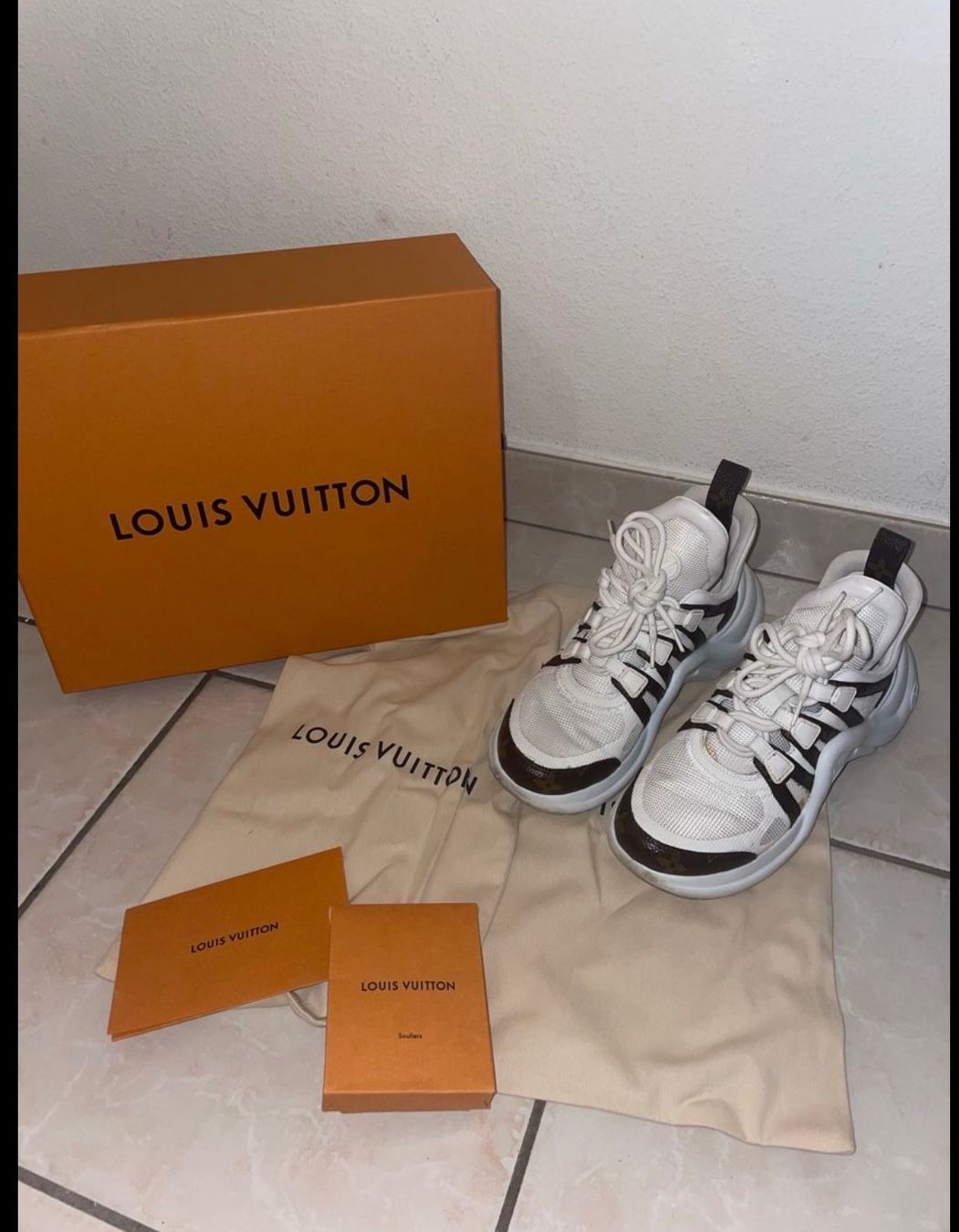 Louis Vuitton Chaussures femmes: Basket Louis Vuitton – D'occasion à Chavannes-Renens par Angelique2022 1