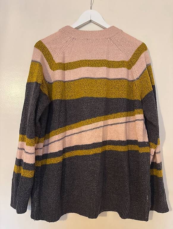 Tom Tailor Pullover & Sweatshirts: Pullover mit feinen Metallnähten Tom Tailor XL – Gebraucht aus Baden von Chrisenft 1