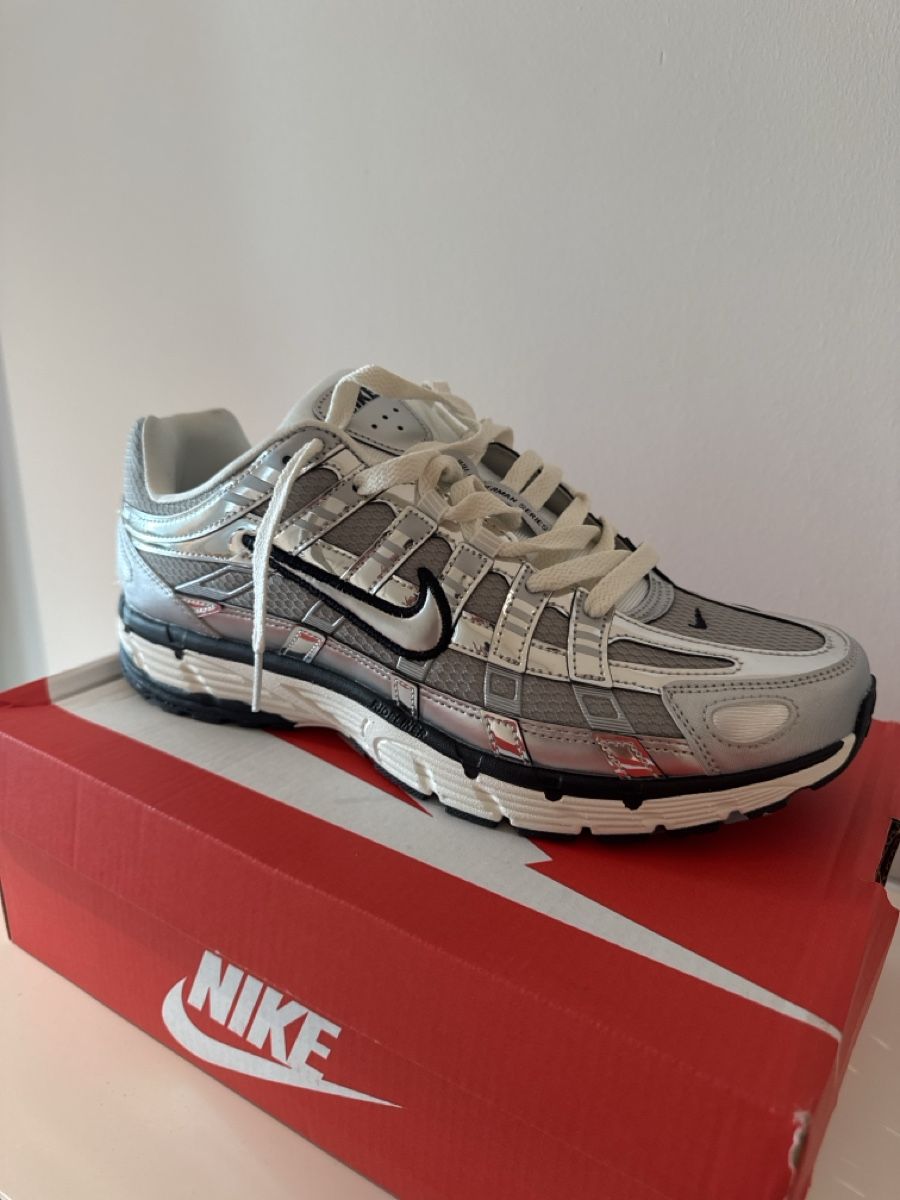 Nike Scarpe da uomo: Nike P-6000 Sneaker Silber / Chrom – Nuovo e nell'imballaggio originale da Rorschach venduto da VE5PA 3