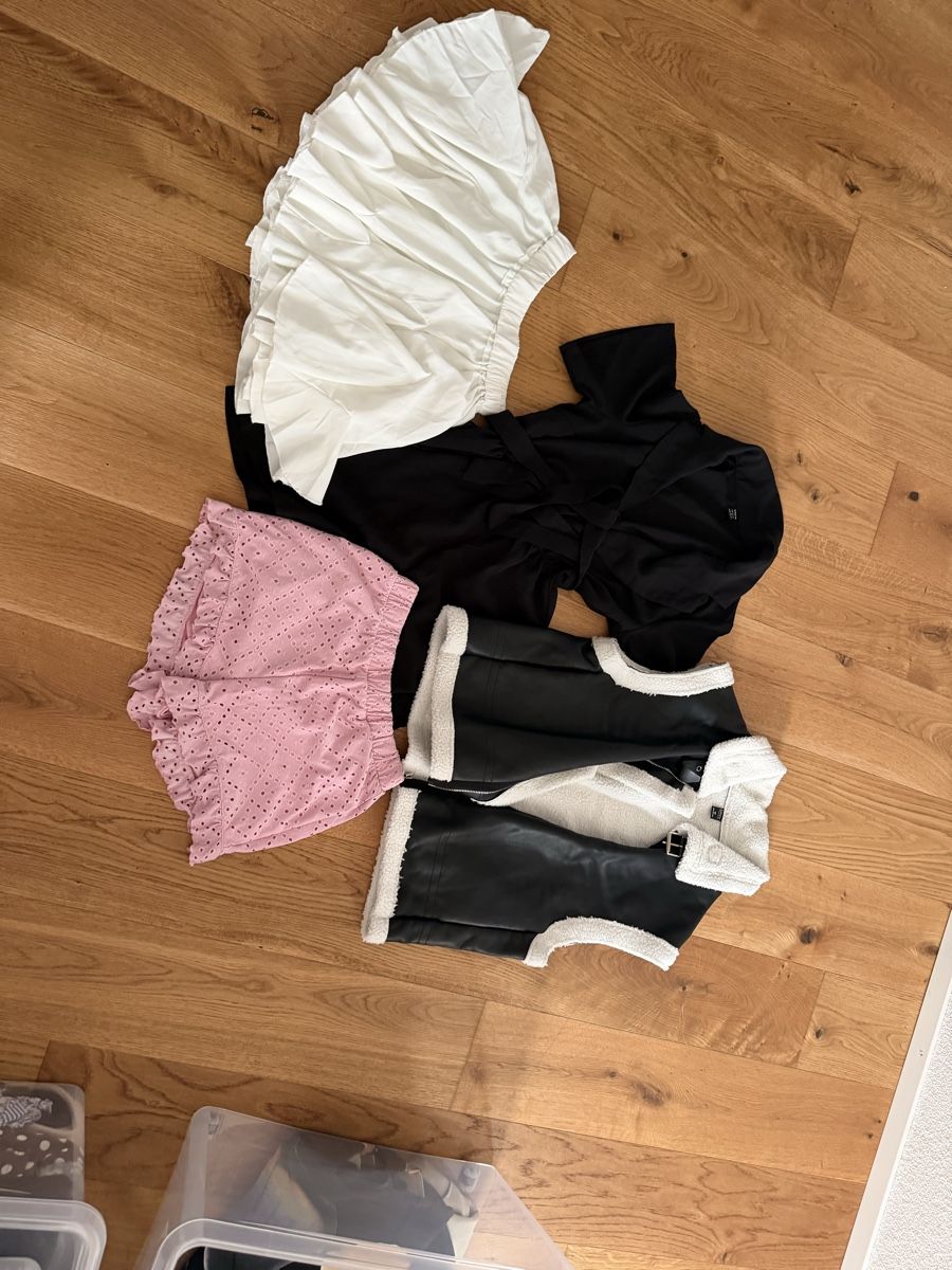 Lots de vêtements: kleiderpaket gr.s – D'occasion à Hohenrain par Flysohighmybutterfly 1