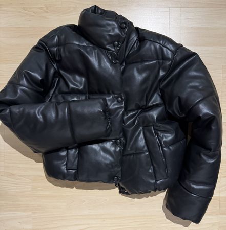 Zara Pufferjacke in schwarz Grösse S