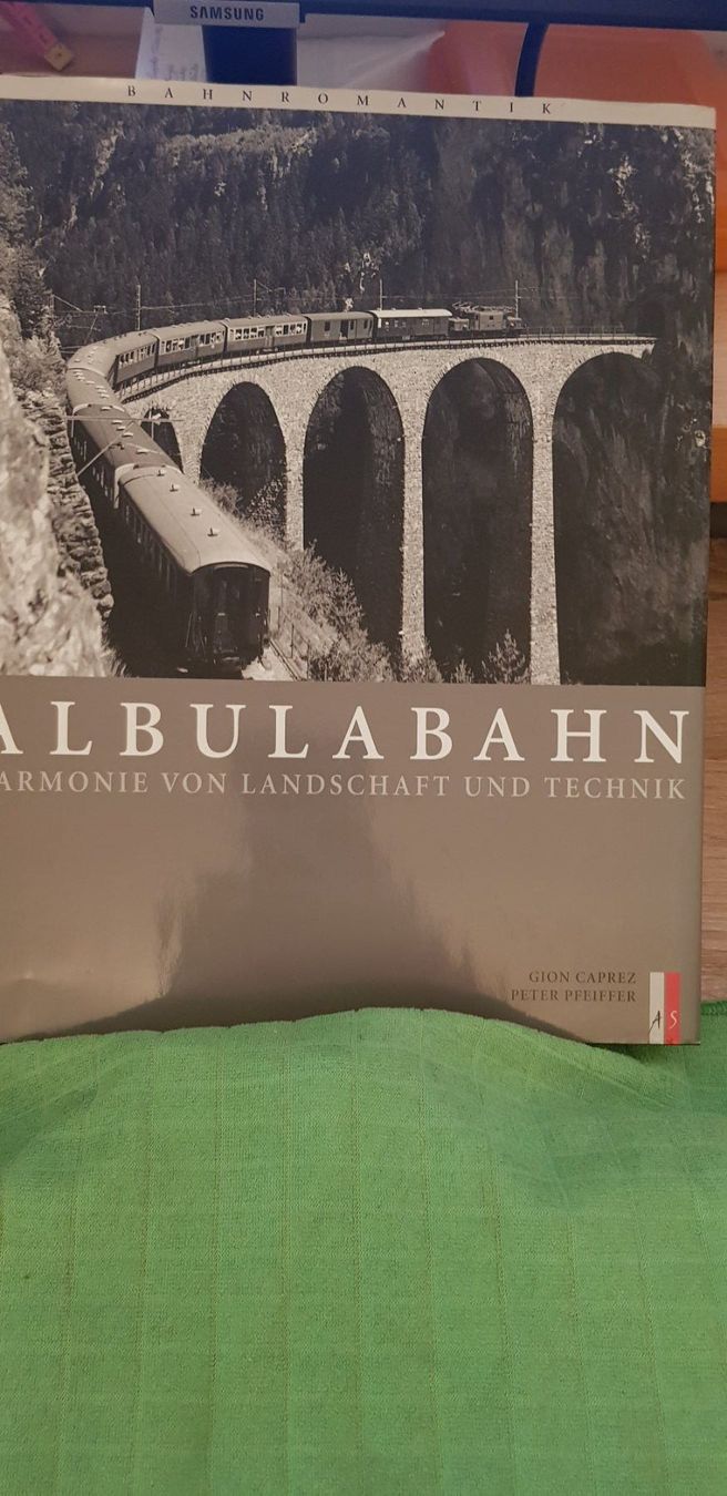 Bücher: Albula Bahn : Harmonie von Landschaft und Technik – Gebraucht aus Uster von Astral