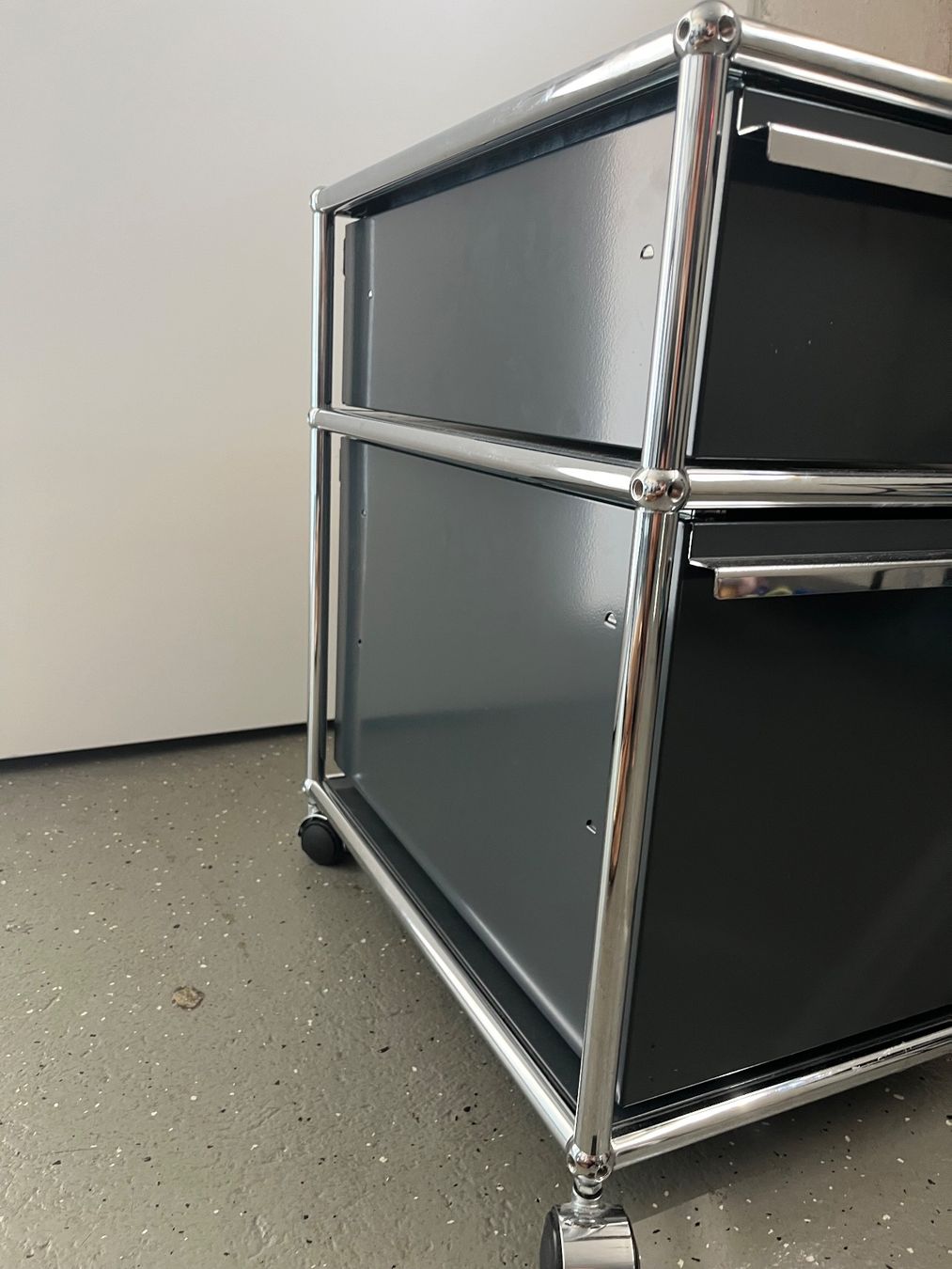 USM Korpus: USM Haller Rollcontainer Anthrazit – Gebraucht aus Boningen von fabrice123 2