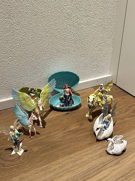 Statuette: Schleich diverse Feen mit Pferd und Schwan – Usato da Wettswil venduto da mathias.kopietz