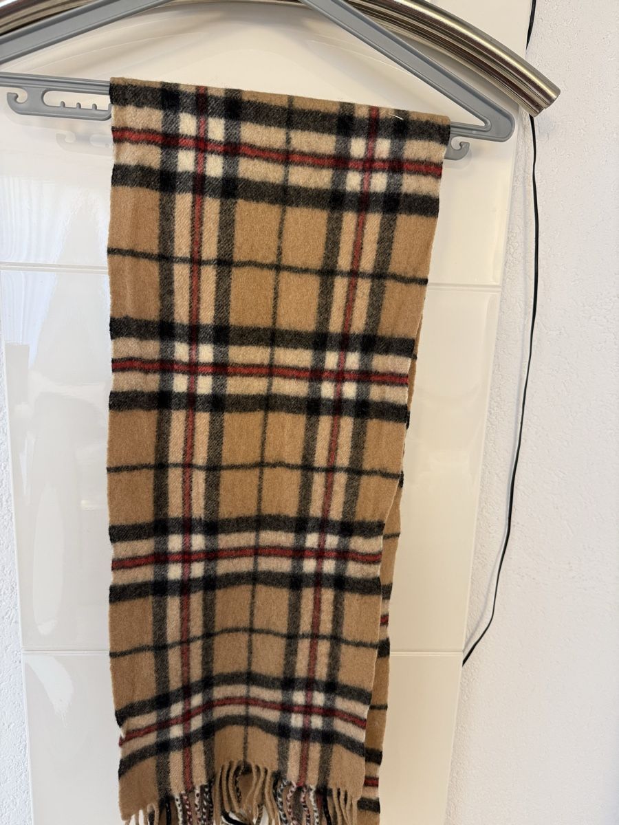 Foulard & Sciarpe: Warmer Winter Schal aus Wolle, kariert. – Usato da Schlieren venduto da Flower5 2