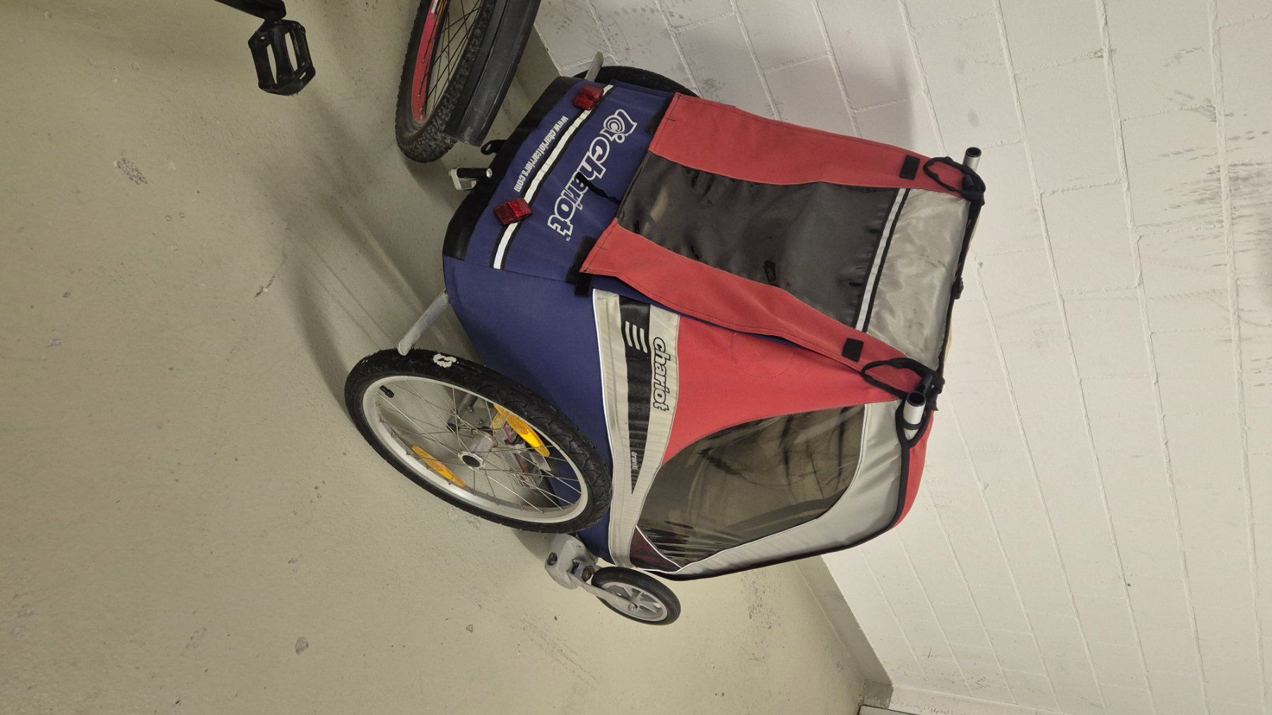 Rimorchi: Kinderfahrradanhänger Chariot – Usato da Arbon venduto da Satschmo1 1